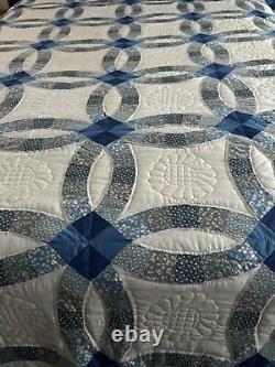 Vintage Handmade Quilted 82×108 Double Wedding Ring Quilt-Blue