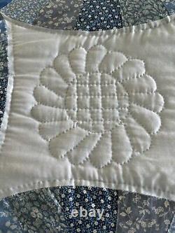 Vintage Handmade Quilted 82×108 Double Wedding Ring Quilt-Blue