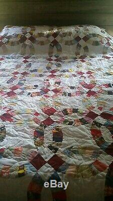 Vintage Handmade Wedding Ring Patchwork Quilt Queen or Full Size 78x93