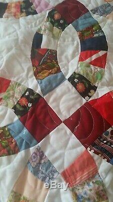 Vintage Handmade Wedding Ring Patchwork Quilt Queen or Full Size 78x93