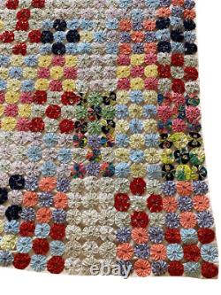 Vintage Handmade Yo-Yo Coverlet Quilt 61 x 76