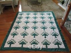 Vintage Handmade quilt Tree of Life 84X80 crisp clean look