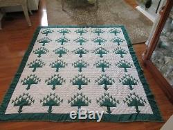 Vintage Handmade quilt Tree of Life 84X80 crisp clean look