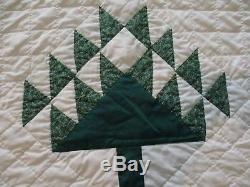 Vintage Handmade quilt Tree of Life 84X80 crisp clean look