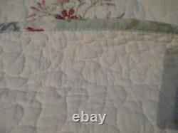 Vintage KING /QUEEN SIZE Hand Made Quilt Elaborate Floral Embroidery 114 x 94