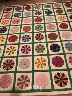 Vintage MINT Dresden Plate Quilt 79 X 90 signed 1984 Hand Stitched