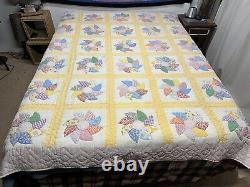 Vintage Pinwheel Plate Quilt Feedsack Hand Appliquéd 76x87 Yellow Lilac Border