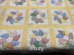 Vintage Pinwheel Plate Quilt Feedsack Hand Appliquéd 76x87 Yellow Lilac Border