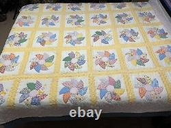 Vintage Pinwheel Plate Quilt Feedsack Hand Appliquéd 76x87 Yellow Lilac Border