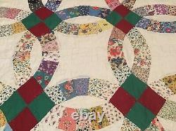 Vintage Quilt. Double Wedding Ring