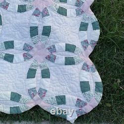 Vintage Quilt Double Wedding Ring Pattern King Scalloped Pink/Green 78x81
