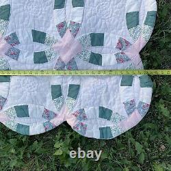 Vintage Quilt Double Wedding Ring Pattern King Scalloped Pink/Green 78x81