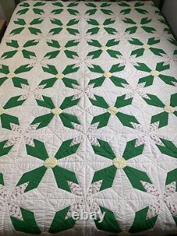 Vintage Quilt Flower Pattern Hand Quilted 73x82