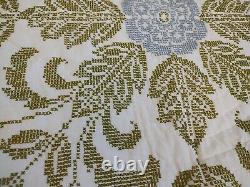 Vintage Quilt Hand Cross Stitched Quilted Floral Center Medallion Coverlet 84x94