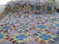 Vintage Quilt Handmade 1930-1950 beautiful pattern 72 x 82