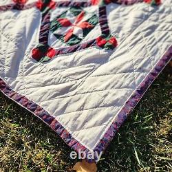 Vintage Quilt. I Believe Its Hand Quilted 8' X 7' 96 x 84 See photos