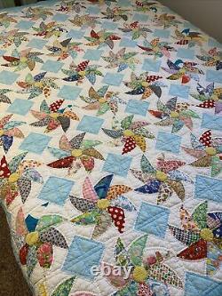Vintage Quilt Pin Wheel Blue Backing/Border 69x75 Hand Quilted