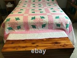 Vintage Rose of Sharon Quilted and Appliqued Quilt 92 x 80