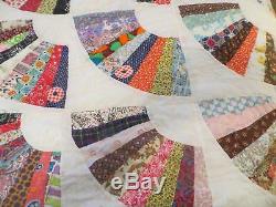 Vintage Spring Summer Weight King Size Quilt Hand Made Machine Quilted Fan