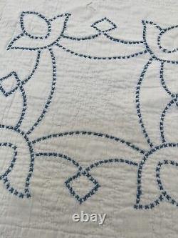 Vintage White Cotton Quilt Blue Cross stitch Blue Border 84x63