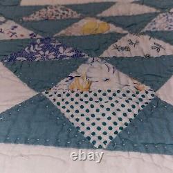 Vintage basket or berry basket double blue and white quilt'40s fabric