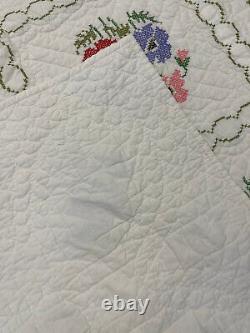 Vintage hand embroidery and hand Quilted 62x90 very pretty quilt