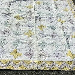 Vintage handmade Appliqué quilt in Butterfly and done great 72 x 78 inches