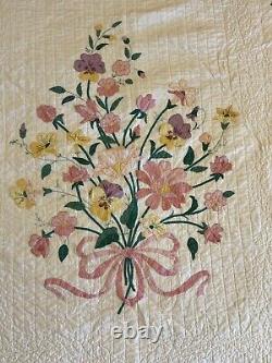 Vintage handmade applique pink floral quilt