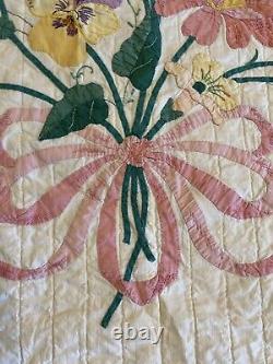 Vintage handmade applique pink floral quilt