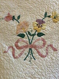 Vintage handmade applique pink floral quilt