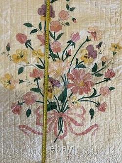 Vintage handmade applique pink floral quilt