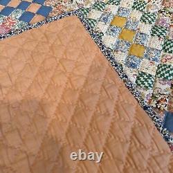 Vintage handmade quilt 86x81 New Condition! Hand Quilted