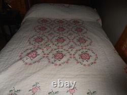 Vintage1960 Quilt Cross Stitch Embroidered pink Rose Floral 90 x 75 queen full
