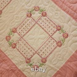 Vtg Hand Quilted Queen Embroidered Daisies Flowers Pink Patchwork Quilt