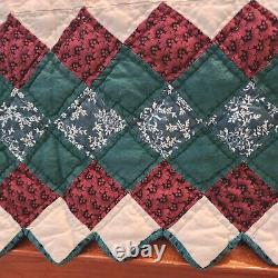 Vtg Hand Quilted Queen Patchwork Quilt Green and Burgundy Dahlia Flower Star
