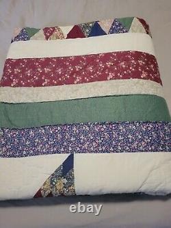 Vtg Hand Quilted Quilt King Size 89x100 Star Pattern Floral Print Country Farm