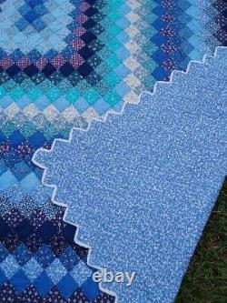 Vtg Hand stitched Quilt Blanket Measures approximately 100×84 QUEEN SIZE