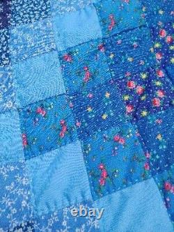 Vtg Hand stitched Quilt Blanket Measures approximately 100×84 QUEEN SIZE