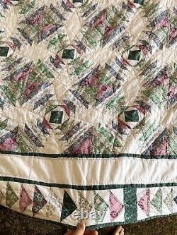 Vtg Handmade Hand quilted Quilt 91x82 Pillow Cases Concentric Geometric Triangle
