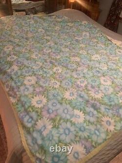 Vtg Old Textile Summer Quilt Patchwork 4 Pt Star, 77 By 68, Hand sewn Coverlet