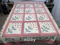 Vtg Pink Polka Dot Flower Bouquet Hand Sewn Appliquéd Quilt Grid Design 74x89