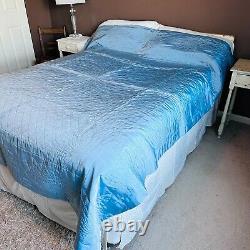 Vtg handmade beautiful satin sheen blue quilt 96x 79