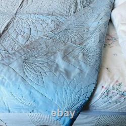 Vtg handmade beautiful satin sheen blue quilt 96x 79