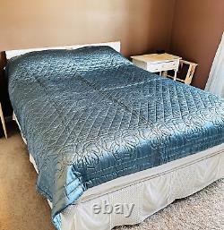 Vtg handmade dark blue satin quilt reversible single stitch 87 x 59 beautiful