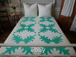 Whimsical Vintage Green & White Applique QUILT 88x74 Machine Quilting