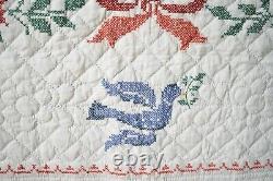 XL Vintage 40's Floral Medallion Quilt Flowers, Basket, Birds & Ribbons