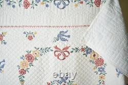 XL Vintage 40's Floral Medallion Quilt Flowers, Basket, Birds & Ribbons